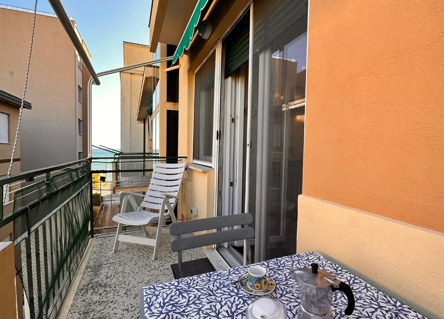 Hostdomus - Casa Tiffany Apartment Finale Ligure